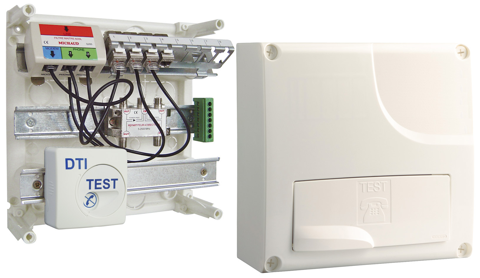 Tableau de communication Grade 1 + 4 RJ45 catégorie 5 + DTI + filtre maître + répartiteur TV coaxial 4 sorties DELTA